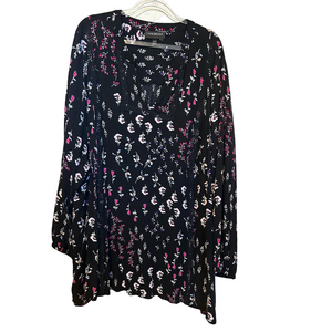 🍒Lane Bryant Black and Pink Floral Long Sleeve blouse size 26/28 GUC